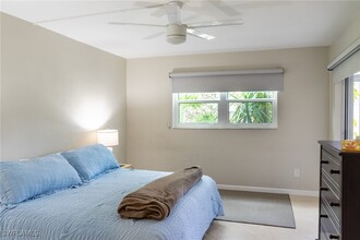 27249 Pullen Ave in Bonita Springs, FL - Foto de edificio - Building Photo