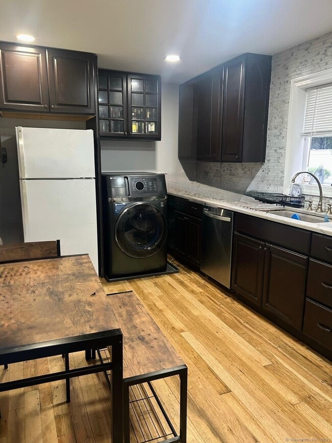 34 Birch Rd in Rocky Hill, CT - Building Photo - Building Photo