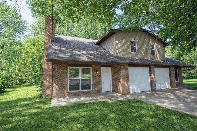 property at 1343 S Roseta Ave