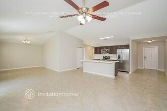 1710 SW Buttercup Ave in Port St. Lucie, FL - Foto de edificio - Building Photo