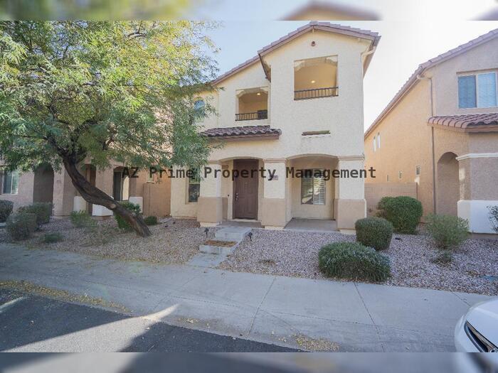 9237 W Meadow Dr in Peoria, AZ - Building Photo