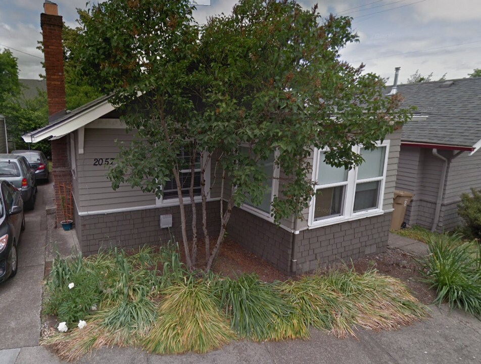 2057-2059 NW Jackson Ave in Corvallis, OR - Building Photo