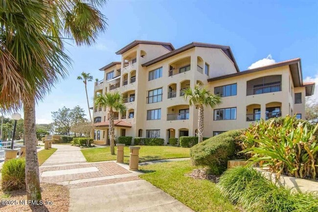 property at 3106 Harbor Dr