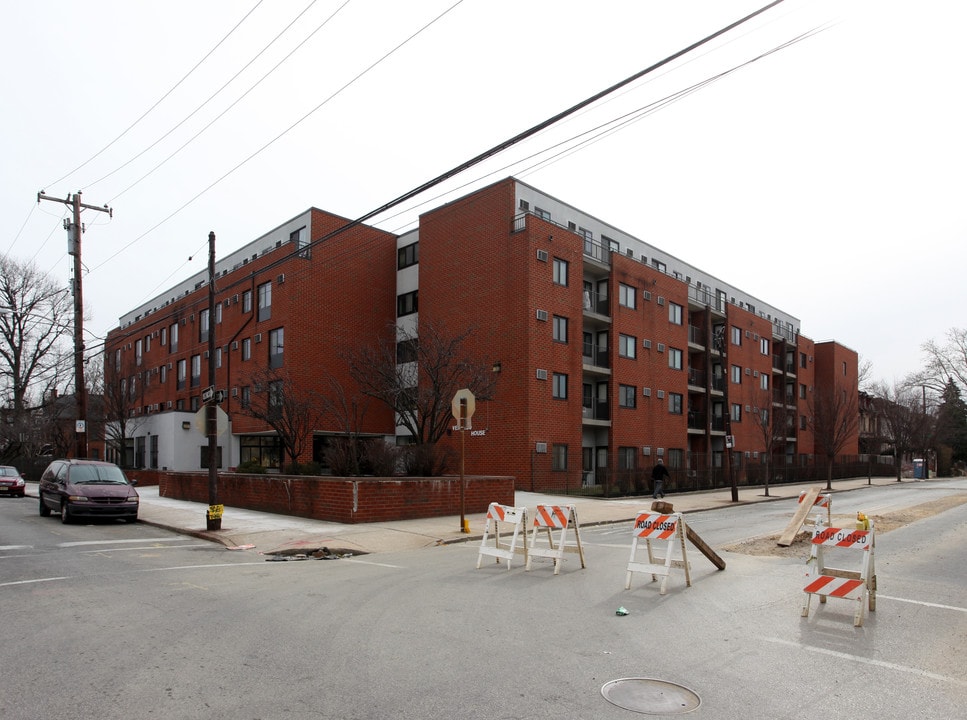 Venango House in Philadelphia, PA - Building Photo