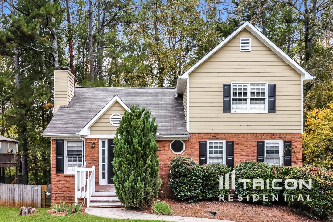 1035 Peace Dr in Kennesaw, GA - Building Photo