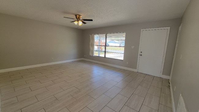 419 Caballero Rd in Ocoee, FL - Building Photo - Building Photo