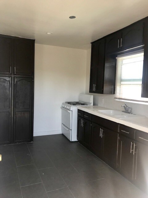 843 N Las Palmas Ave in Los Angeles, CA - Building Photo - Building Photo