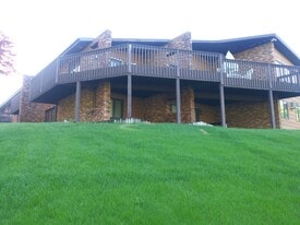 815 Golf View Ln