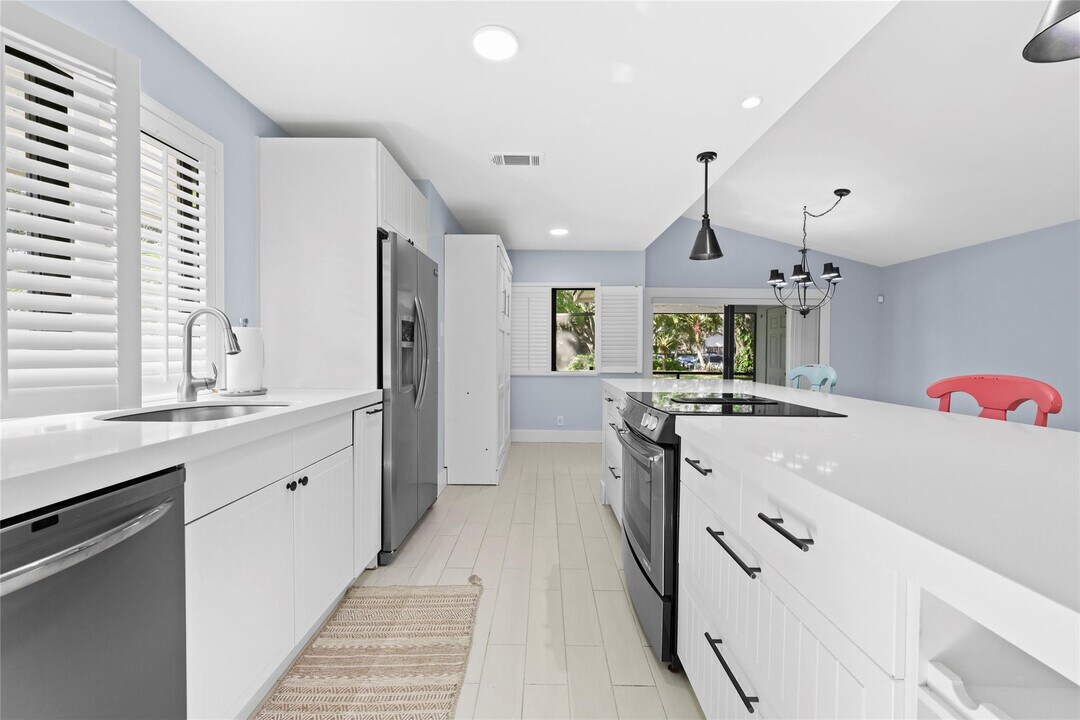 3937 Arelia Dr in Delray Beach, FL - Foto de edificio