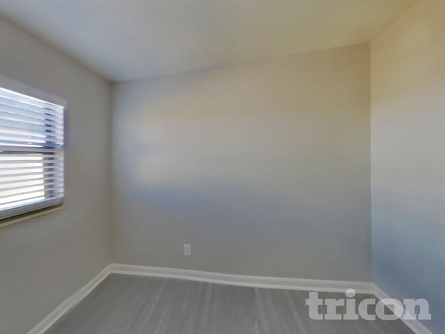 11249 Emuness Rd in Jacksonville, FL - Foto de edificio - Building Photo