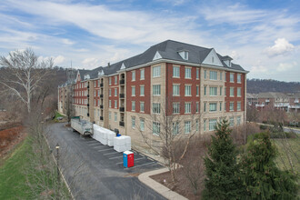 Chapel Pointe Pittsburgh in Pittsburgh, PA - Building Photo - Building Photo