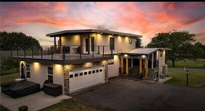 10030 Hillside Ter in Marcy, NY - Foto de edificio - Building Photo