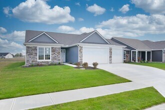 5437 Broad Fields Cove in Fort Wayne, IN - Building Photo - Building Photo