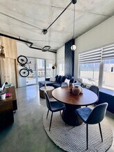 10 SW South River Dr, Unit 603 in Miami, FL - Foto de edificio - Building Photo