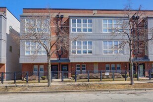 2337 S Wabash Ave in Chicago, IL - Building Photo