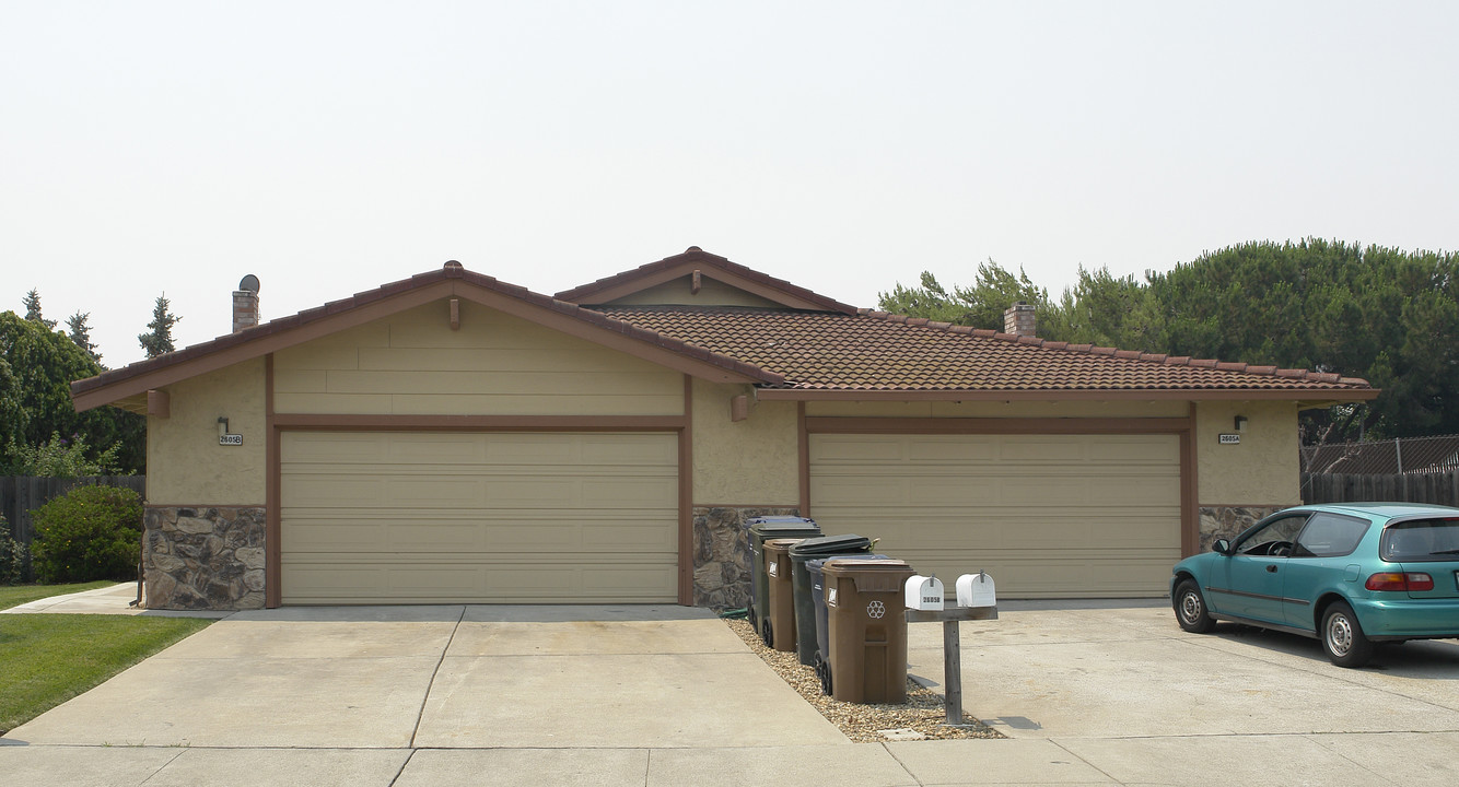 2605 Cathy Way in Antioch, CA - Building Photo