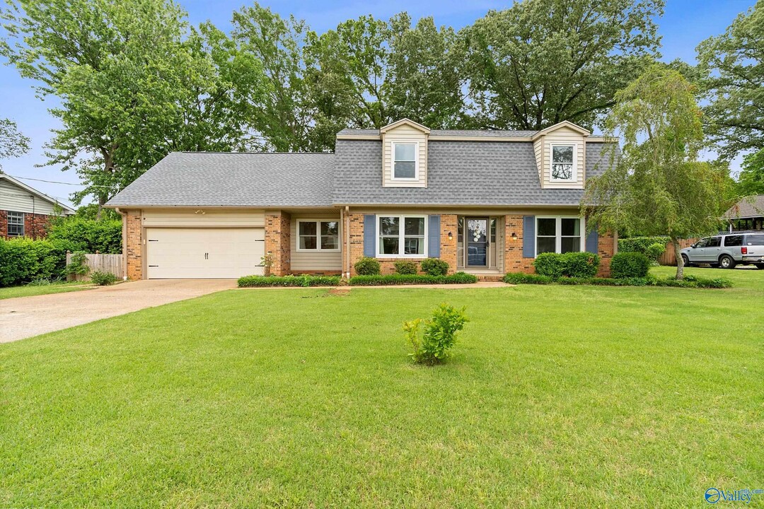 818 Esslinger Rd SE in Huntsville, AL - Building Photo