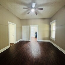 1109 Main Ave in Orange, TX - Building Photo - Building Photo