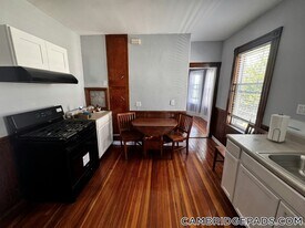 32 Cedar St in Cambridge, MA - Building Photo