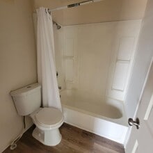 2217 E Weile Ave in Spokane, WA - Building Photo - Building Photo
