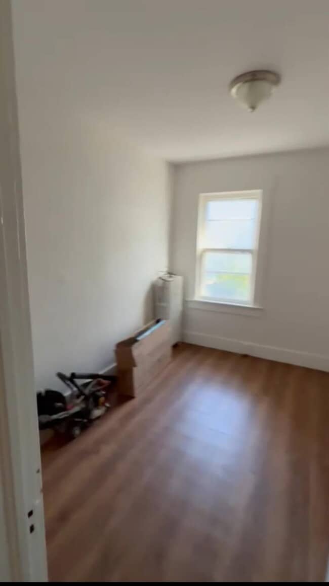 469 1st St in Newburgh, NY - Building Photo - Building Photo