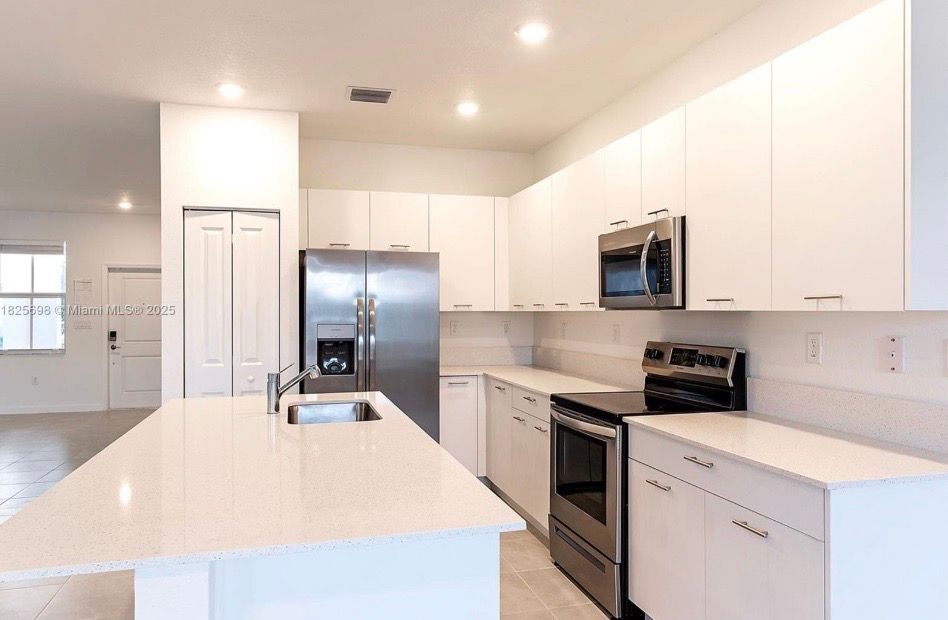 2336 NW 130th St in Westview, FL - Building Photo