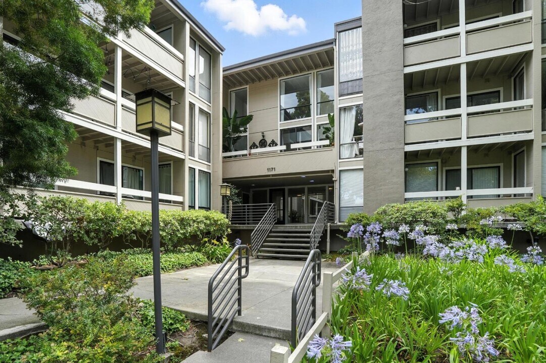 1171 Compass Ln in Foster City, CA - Building Photo