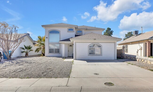 10400 Valle Koki Dr in Socorro, TX - Building Photo - Building Photo