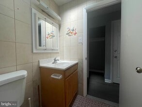 2331 Hoffnagle St in Philadelphia, PA - Building Photo - Building Photo