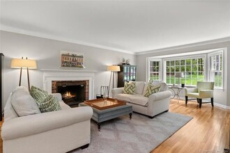 140 Good Hill Rd in Weston, CT - Building Photo - Building Photo