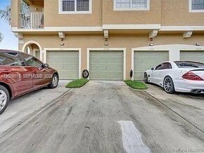 13209 SW 44th St in Miramar, FL - Building Photo - Building Photo