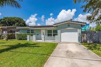 700 SW 2nd Ave in Hallandale Beach, FL - Foto de edificio - Building Photo