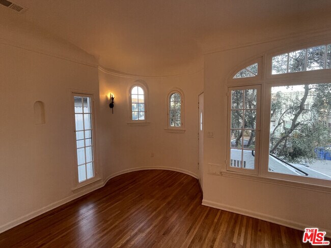 642 Maltman Ave in Los Angeles, CA - Building Photo - Building Photo