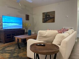 3245 Clover Rd in Chesapeake, VA - Building Photo