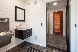 Hickory Manor: In-Unit Washer & Dryer in Bergenfield, NJ - Building Photo - Building Photo