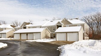 Fox Pointe in Ann Arbor, MI - Building Photo