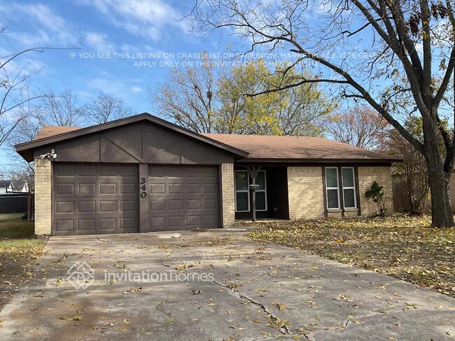 340 NW Summercrest Blvd in Burleson, TX - Foto de edificio - Building Photo