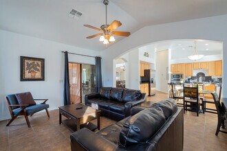 5109 N Pelican River Way in Tucson, AZ - Building Photo - Building Photo