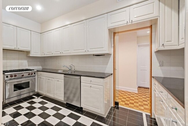 16 E 84th St in New York, NY - Building Photo - Building Photo