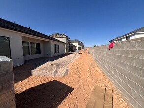 2887 E Yavin Wy in Saint George, UT - Building Photo - Building Photo