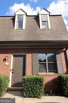 1101 Magical Way in Sugar Hill, GA - Building Photo