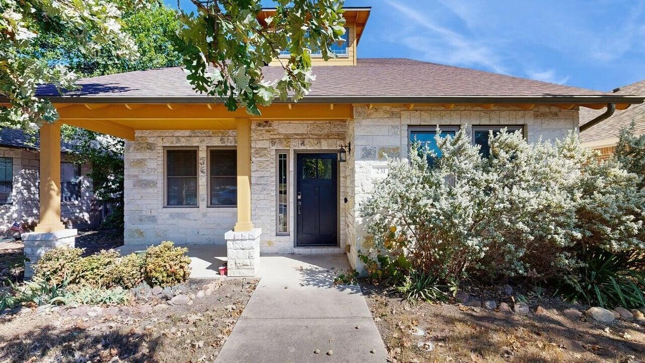 Beautifully updated home in a peaceful Geo in Georgetown, TX - Building Photo