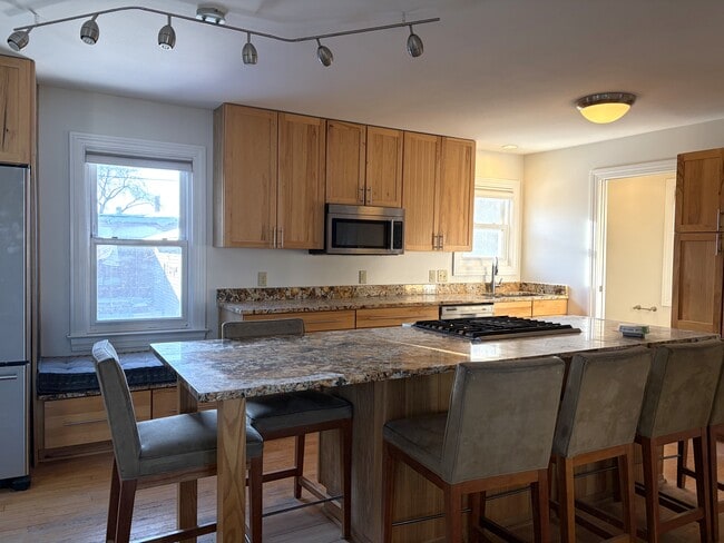 934 W Shore Dr in Madison, WI - Building Photo - Building Photo