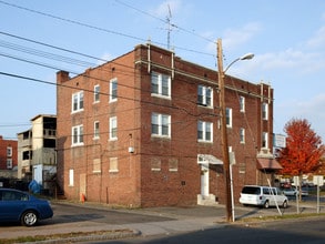 295-301 Franklin Ave in Hartford, CT - Foto de edificio - Building Photo
