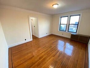124 Parrott Pl in Brooklyn, NY - Building Photo - Building Photo