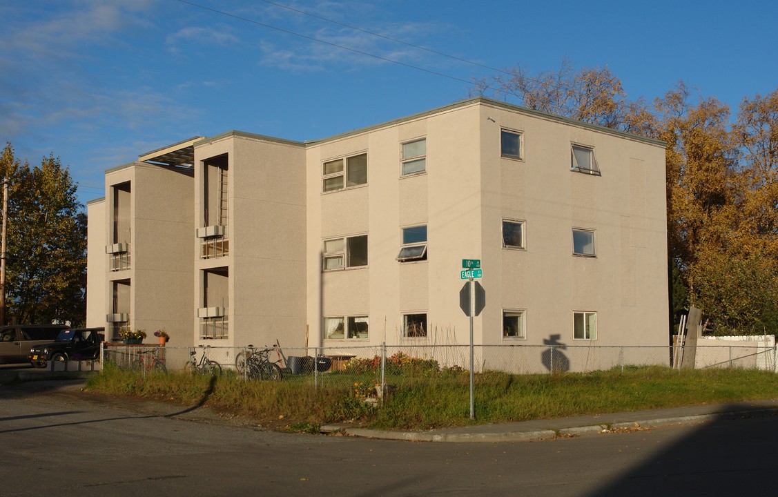 925 Eagle St in Anchorage, AK - Building Photo