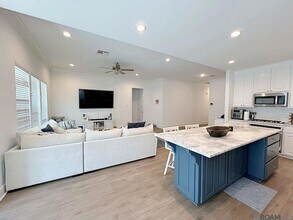 9228 Southlawn Dr in Baton Rouge, LA - Building Photo - Building Photo