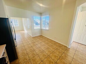 11860 Cliffrose Ct in Adelanto, CA - Foto de edificio - Building Photo