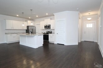 717 Brambling Ct in Cantonment, FL - Foto de edificio - Building Photo