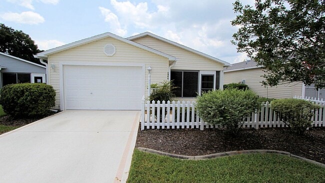 3496 Roanoke St in the Villages, FL - Building Photo - Building Photo